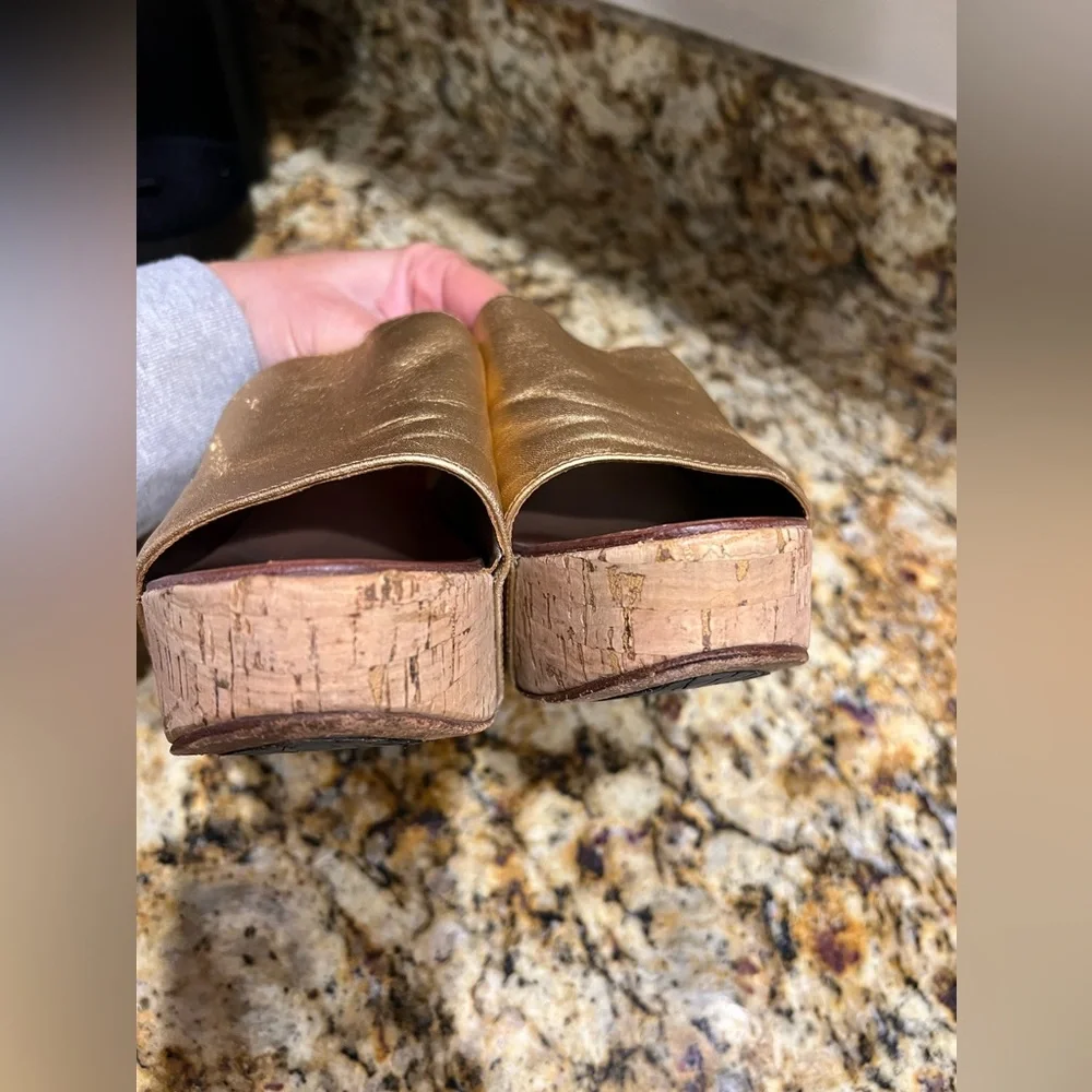 Diane Von Furstenberg DVF Metallic Gold Leather Slide Cork Wedge Sandals 9M - Picture 10 of 10